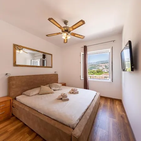 Apartment Sunlight *